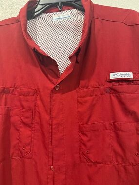 Columbia Red Short-Sleeve Vented Fishing Shirt